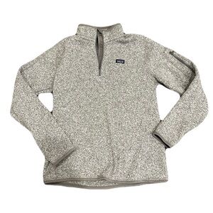 Patagonia women’s large pullover.